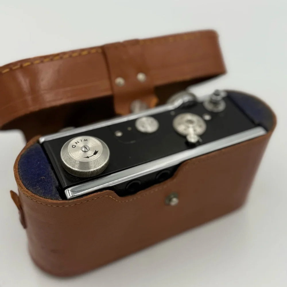 Vintage 1950's Argus 50MM Rangefinder C3 Camera w/Film/Leather‎ Case 